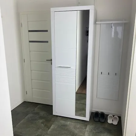Miko, Free Garage Parking アパート トルナヴァ