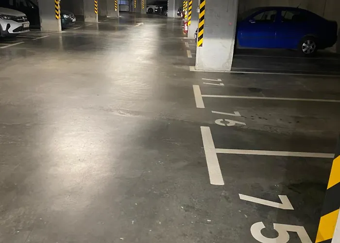 Miko, Free Garage Parking * Trnava